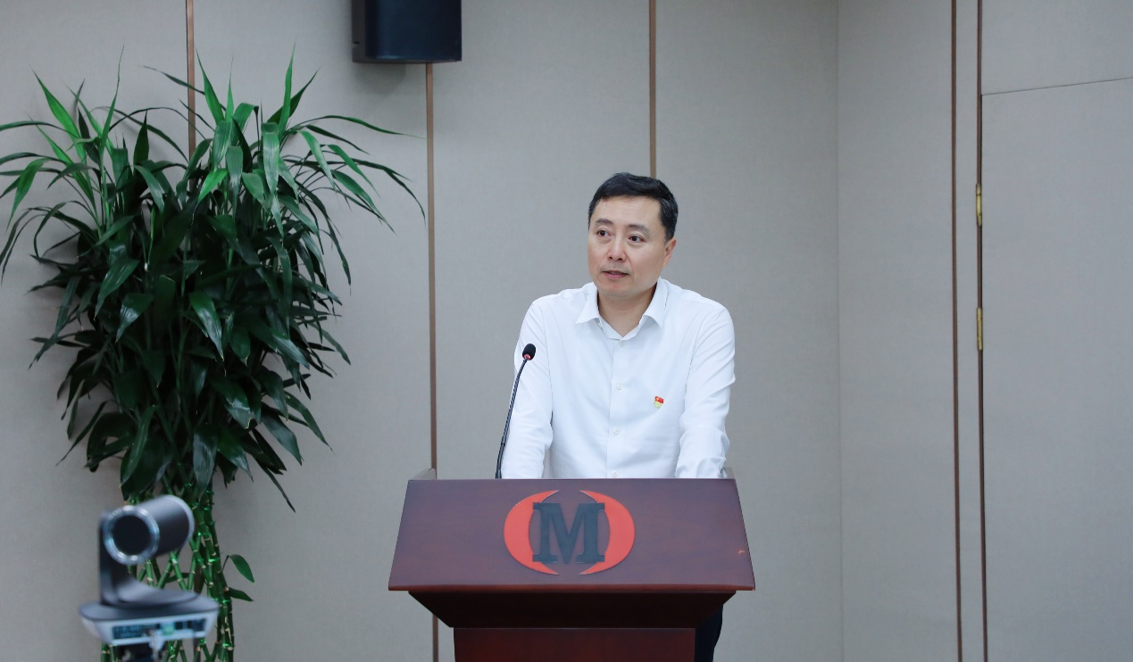 华洋党总支书记李立谦讲《抓主题教育重成果转化 推动业务高质量发展》主题教育专题党课