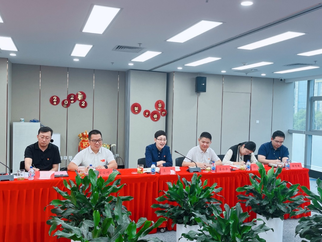华洋海事中心党总支与中国石化燃料油销售有限公司交通运输部水运院船舶中心党支部开展联学共建交流活动